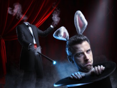 El truco del mago con la cabeza de conejo de Christophe Kiciak