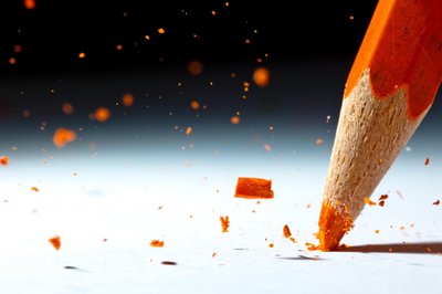La rotura del lápiz naranja de Christophe Kiciak