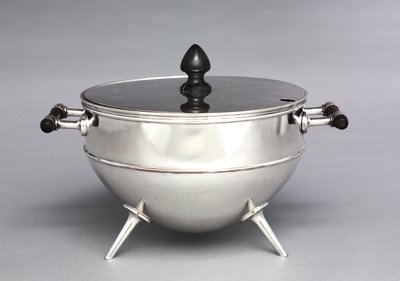 Sopera de Christopher Dresser
