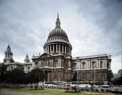 Vista de la catedral de San Pablo diseñada por el arquitecto Christopher Wren de Christopher Wren