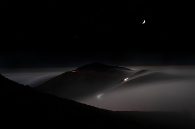 Camino de montaña a la luz de la luna de Chuanxu Ren