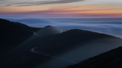 Carretera de la Montaña del Crepúsculo de Chuanxu Ren