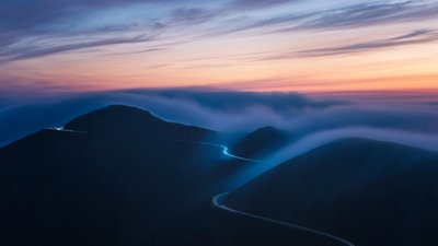 El crepúsculo de la montaña sinuosa de Chuanxu Ren