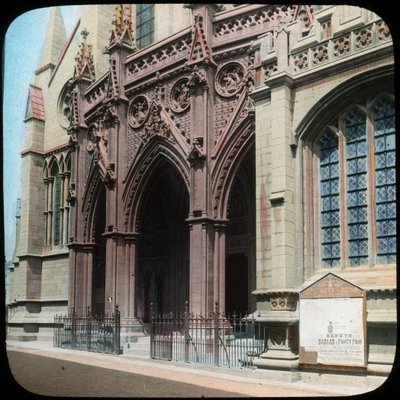 Pórtico de la Catedral de Truro, Cornwall, principios del siglo XX de Church Army Lantern Department