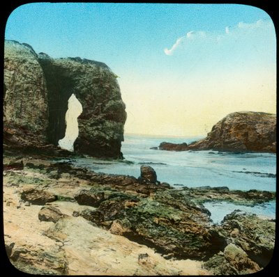 Arco de roca en la playa de Perran, Cornwall de Church Army Lantern Department