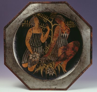 Placa octogonal de latón con dos figuras de niñas y árbol de Claudius Linossier
