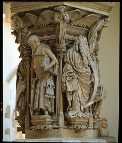 Pozo de Moisés - escultura reconocida como la obra maestra del artista holandés Claus Sluter (1340-1405/6) - Arte gótico flamenco: pedestal con las representaciones de Daniel, Zacarías, Isaías (izquierda), Moisés (derecha), Jeremías y David por Claus Slute de Claus Sluter