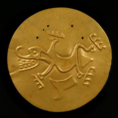 Disco Pectoral con Cocodrilo, 300-1550 AD de Coclé Gran