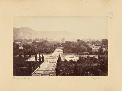 Jaypur; Vista de los jardines del palacio y del fuerte, desde el palacio de Colin Murray