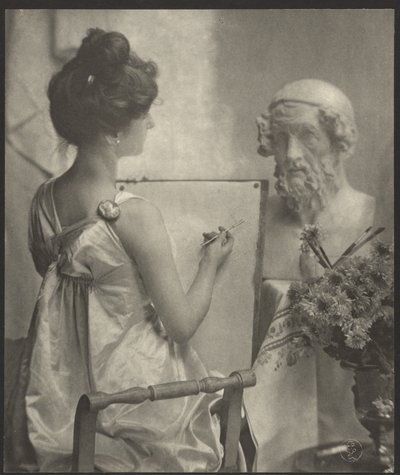 [Mujer dibujando desde el busto] de Constant Puyo