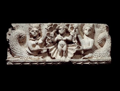 Arte copto: el nacimiento de Venus (Afrodita). Relieve de piedra caliza de Egipto. Siglo V d.C. Dim. 0,71x0,29 m París, Museo del Louvre de Coptic