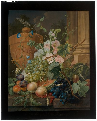 Bodegón de frutas y flores con una urna de terracota sobre una repisa de Cornelis Johannes Schaalje