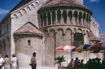 Iglesia de Sveti Krsevan, construida en 1175 de Croatian School