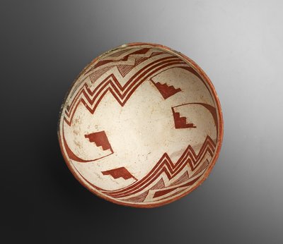 Cuenco con Diseños Geométricos, 900-1100 de Culture Mimbres