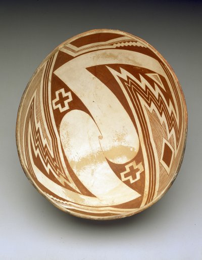 Cuenco con diseño geométrico de Culture Mimbres