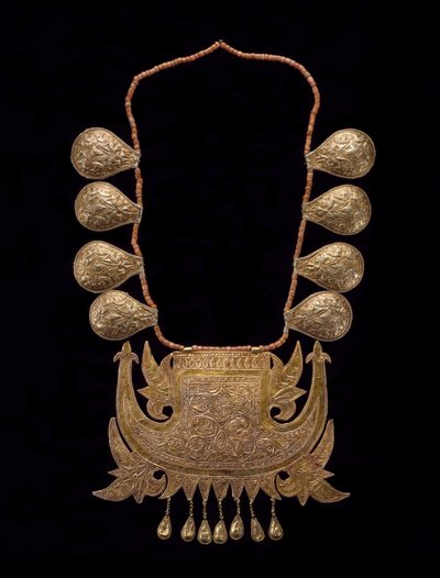 Collar de novia de mujer, finales del siglo XIX-principios del siglo XX (oro y cuentas de coral) de Culture Minangkabau