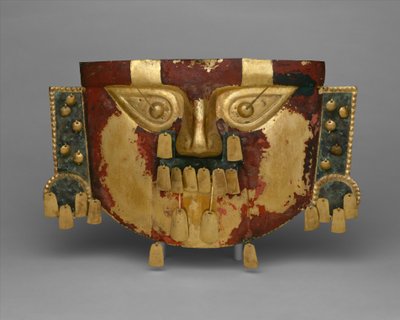 Máscara funeraria peruana, 900-1100 d.C. (oro, superposiciones de cobre-plateado, cinabrio) de Culture Sicán