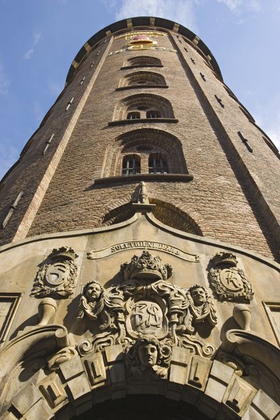 Vista exterior de la torre, completada en 1643 de Danish School