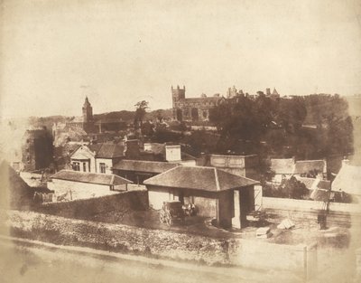 Linlithgow, desde la estación de tren, con el Ayuntamiento, la Iglesia de San Miguel y el Palacio, 1843-184 de David Octavius Hill, Robert Adamson