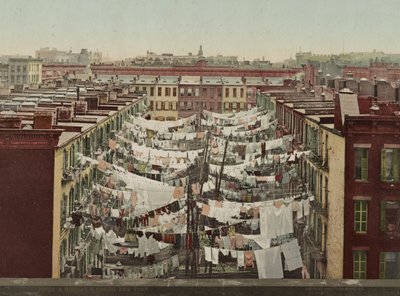 Un lavado de lunes, Nueva York, c.1900 de Detroit Photographic Co.