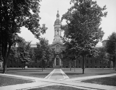 Nassau Hall, Universidad de Princeton, N.J., c.1903 de Detroit Publishing Co.