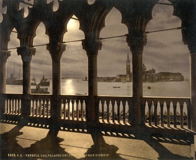 San Georgio desde el Palacio Ducal a la luz de la luna, Venecia, Italia, c.1890-1900 (fotocromo) de Detroit Publishing Co.