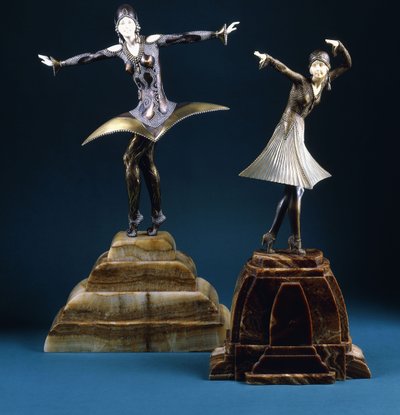 Kora, una bailarina exótica, principios del siglo XX (bronce fundido y pintado en frío, base de ónice) de Dimitri Chiparus
