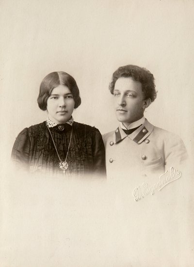 Alexander Blok, poeta ruso, con su esposa Lyuba, c1900s de Dmitri Spiridonovich Zdobnov