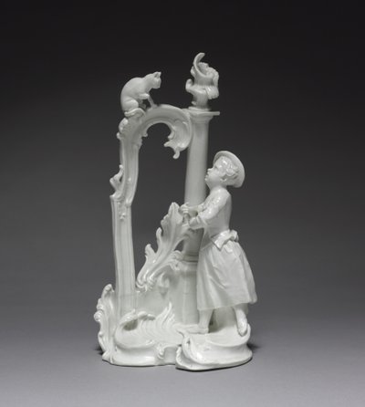 Figura de una niña con gato, hecha por la Fábrica de Porcelana de Nymphenburg, c.1770 (porcelana) de Dominicus (attr. to) Auliczek