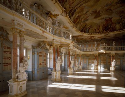 Vista de la sala de la biblioteca del monasterio de Schussenried realizada por el arquitecto Domenikus Zimmermann de Dominikus Zimmermann