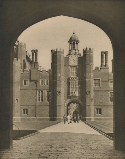 Patio Base, el Primer Cuadrángulo del Palacio de Wolsey, c1935 de Donald McLeish