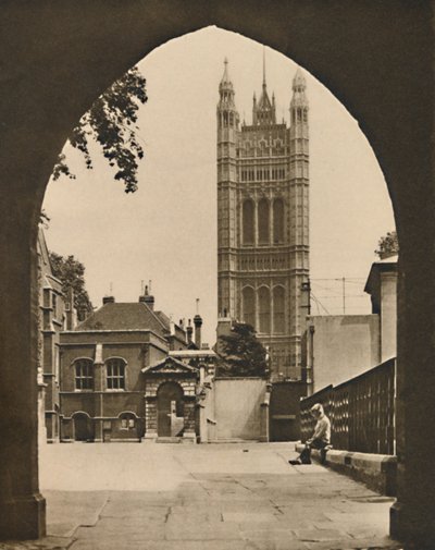 El Patio de los Pequeños Decanos en Westminster: Una vista de una escuela pública inglesa, c1935 de Donald McLeish