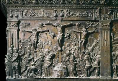 Representación del buen ladrón (Dimas) y el mal ladrón (Gestas), crucificados con Jesucristo. Bajo relieve del púlpito izquierdo, c. 1460 de Donatello
