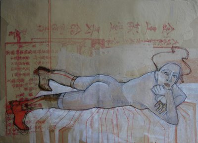 Desnuda recostada con botas rojas de Doris Schmitz