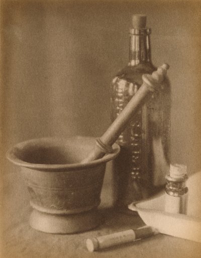 Naturaleza muerta en cuarto oscuro por Doris Ulmann de Doris Ulmann