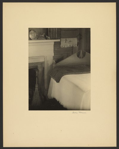 [Interior de la casa de Olive Dame Campbell, Brasstown, Carolina del Norte] de Doris Ulmann