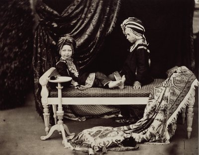 Príncipe Arturo y Príncipe Alfredo en el traje de Príncipes Sij, Osborne de Dr Ernst Becker
