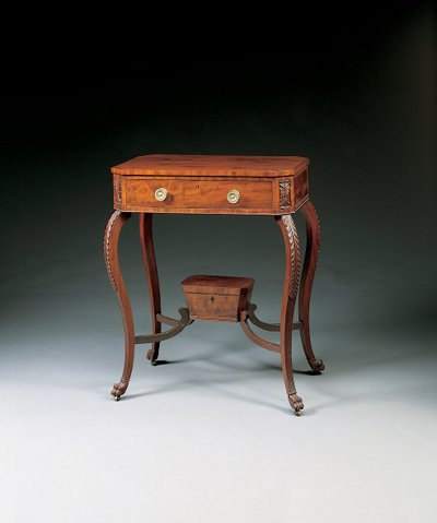 Una mesa de trabajo tallada clásica, 1810-20 de Duncan Phyfe