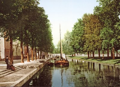 Barcaza de vela en el Canal de la Princesa en La Haya, 1890-1900 de Dutch Photographer