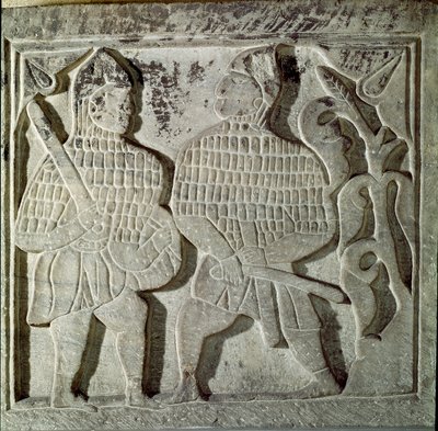 Arte Seljúcida: bajorrelieve que representa a dos guerreros. De Konya, Turquía. Siglo XIII. Museo de Arte Islámico Turco, Estambul de Dynasty Seljuq