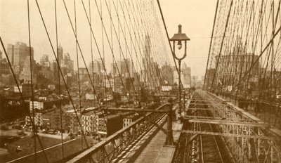 Manhattan Bajo Visto a Través de la Red de Cables en el Puente Colgante de Brooklyn, c1930 de ENA