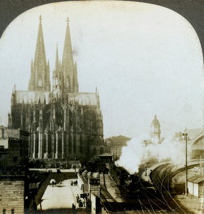 Catedral de Colonia desde un puente ferroviario, Colonia, Alemania de E. W. Kelley