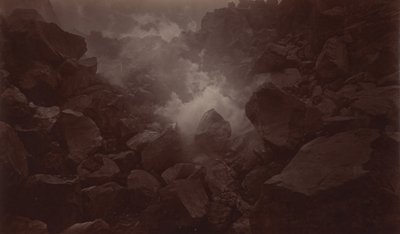 Cráter del Volcán, Quetzaltenango-Guatemala, 1875 de Eadweard Muybridge