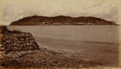 Isla de Naos, desde Perico, Bahía de Panamá de Eadweard Muybridge