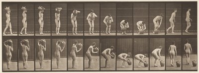 Placa 225. Quitando una Jarra de Agua del Hombro al Suelo de Eadweard Muybridge