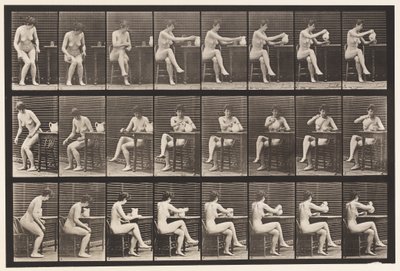 Placa 244. Sentado cruzando piernas, llenando copa de jarra de Eadweard Muybridge