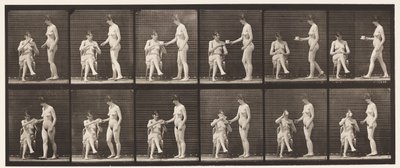 Placa 450. Dos modelos, 8 trae taza de té, 1 toma taza y bebe, 1872-1885 de Eadweard Muybridge