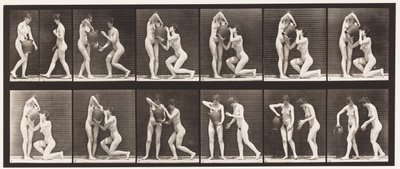 Placa 452. Dos modelos, uno se arrodilla, bebe de un jarro de agua en las manos, 1872-1885 de Eadweard Muybridge