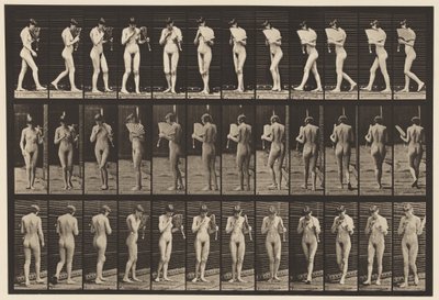 Placa 46. Caminando, coqueteando con un abanico y girando de Eadweard Muybridge