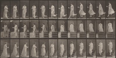 Lámina número 143. Bajando escaleras, una taza y un platillo en la mano derecha de Eadweard Muybridge